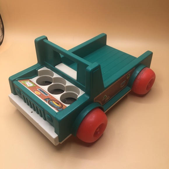 Vintage Fisher Price Little People Toy Truck/ Jeep Click / Clack As It Rolls - Picture 1 of 9